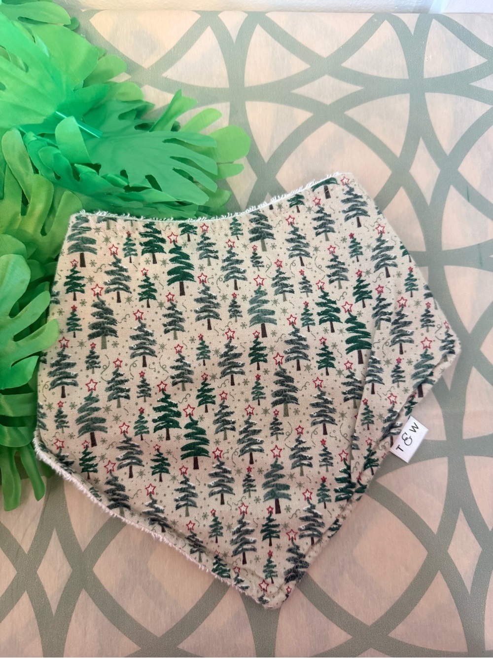 10/$25 • Tay & Willow Christmas Tree Print Bandana Bib